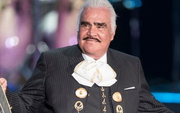 How Did Maria del Refugio Meet Vicente Fernández?